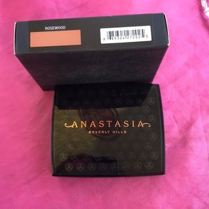 Anastasia beverly hills powder bronzer